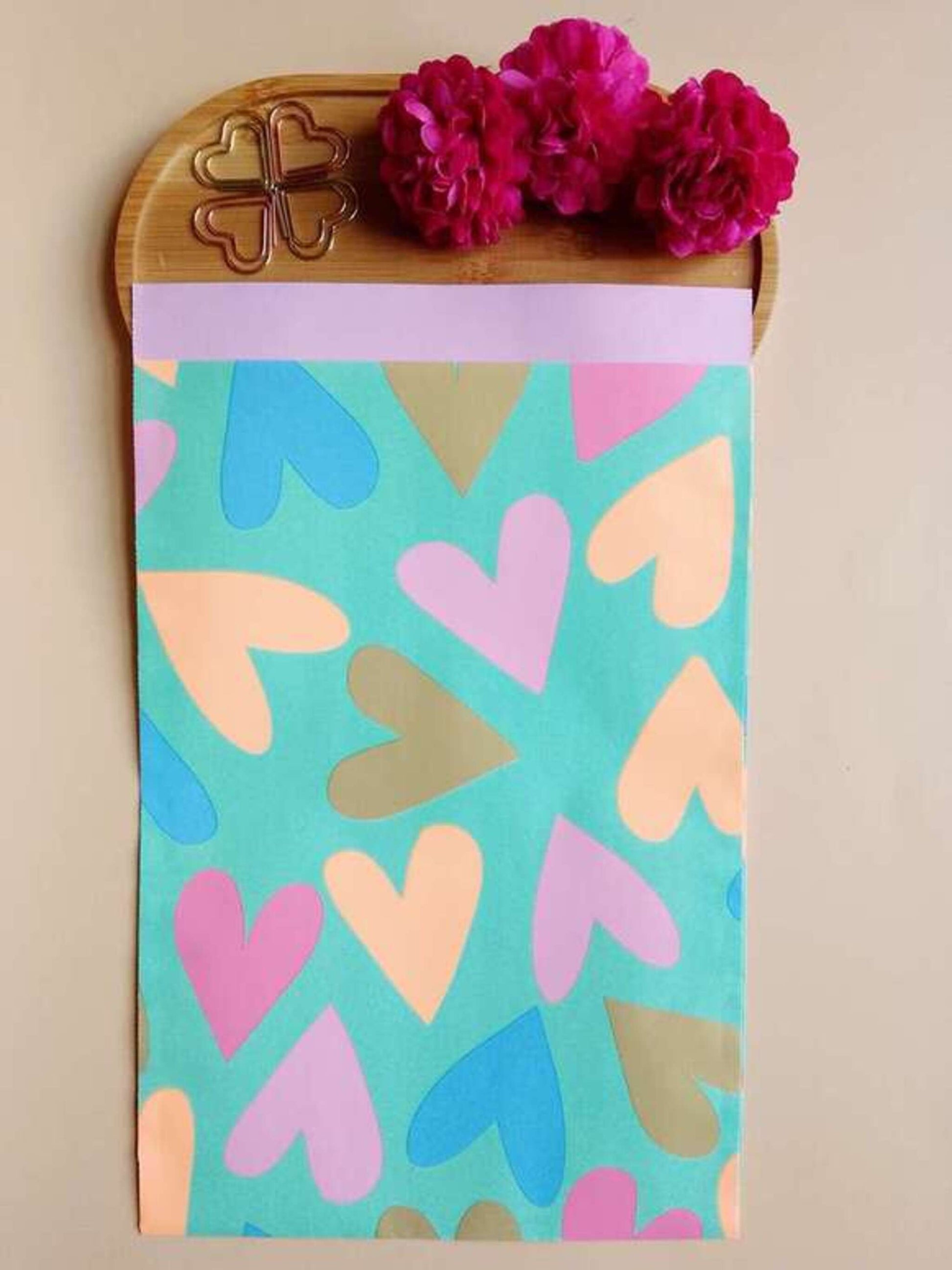 pochettes-cadeaux-bleu-vert-coeurs-amour-saint-valentin-17x25cm