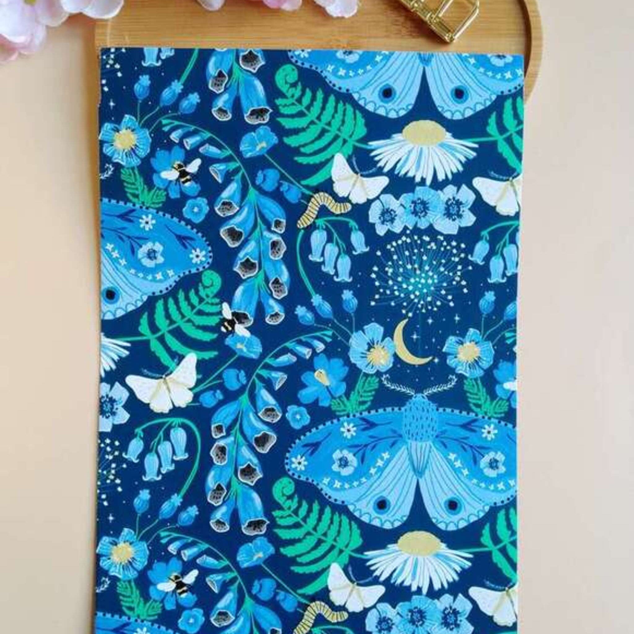 pochettes-cadeaux-bleues-papillons-17x25cm